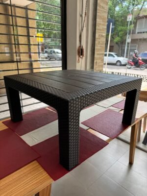 MESA DE EXTERIOR